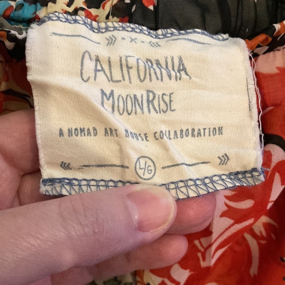 California Moon Rise Mini Short Set, A Nomad Art House Collaboration-Size (L) - Picture 9 of 10